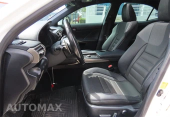 2016 Lexus IS 200t - miniatura 9