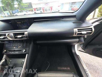2016 Lexus IS 200t – miniatura 19