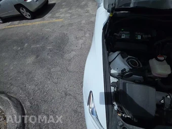 2016 Lexus IS 200t – miniatura 23