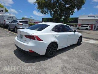 2016 Lexus IS 200t – miniatura 3