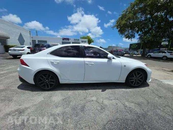 2016 Lexus IS 200t – miniatura 4