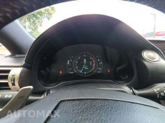 2016 Lexus IS 200t – miniatura 9