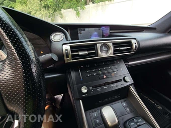 2016 Lexus IS 300 – miniatura 10