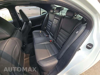 2016 Lexus IS 300 – miniatura 13