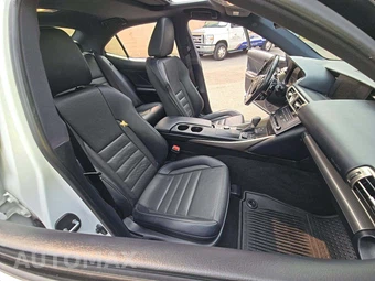 2016 Lexus IS 300 – miniatura 18