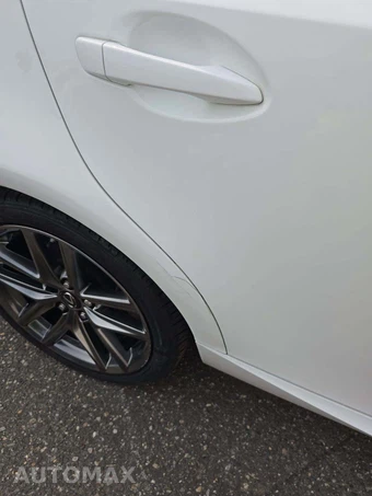 2016 Lexus IS 300 – miniatura 25