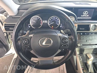 2016 Lexus IS 300 – miniatura 10