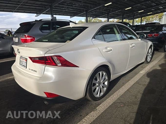2016 Lexus IS 300 – miniatura 4