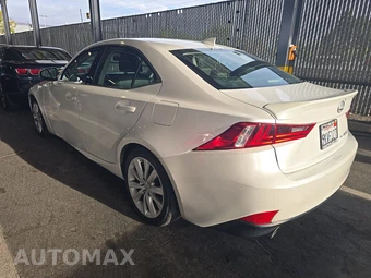 2016 Lexus IS 300 – miniatura 6