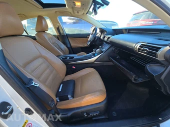 2016 Lexus IS 350 – miniatura 14