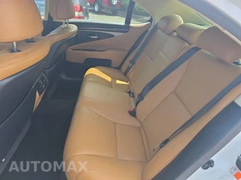 2016 Lexus LS 460 – miniatura 16