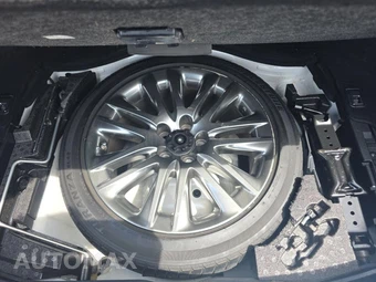 2016 Lexus LS 460 – miniatura 7