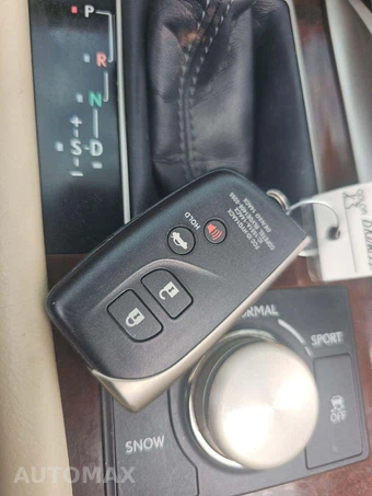 2016 Lexus LS 460 – miniatura 5