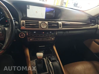 2016 Lexus LS 460L - miniatura 11