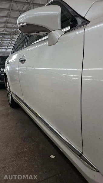 2016 Lexus LS 460L - miniatura 24