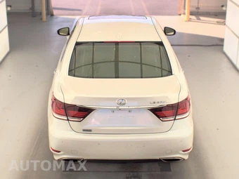 2016 Lexus LS 460L - miniatura 5