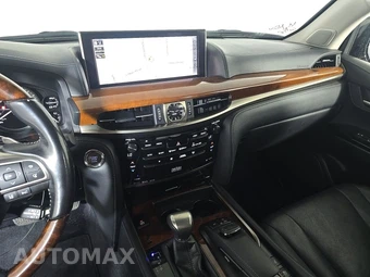 2016 Lexus LX 570 – miniatura 11