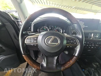 2016 Lexus LX 570 - miniatura 10