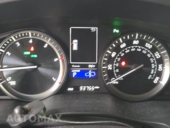 2016 Lexus LX 570 - miniatura 12