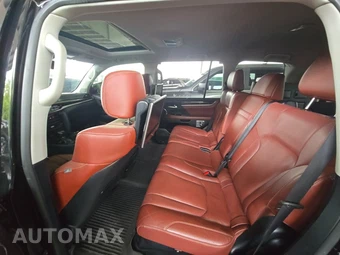 2016 Lexus LX 570 - miniatura 13