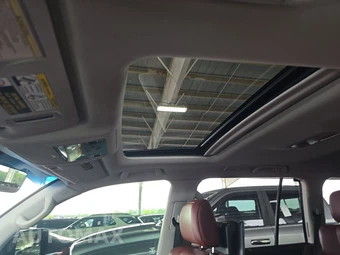 2016 Lexus LX 570 - miniatura 22