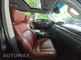 2016 Lexus LX 570 - miniatura 8