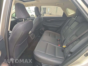 2016 Lexus NX 200t – miniatura 10