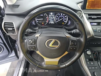 2016 Lexus NX 200t – miniatura 10