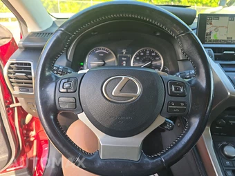 2016 Lexus NX 300h – miniatura 10