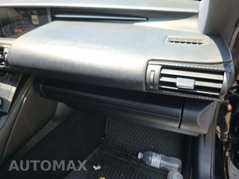 2016 Lexus RC 200t – miniatura 16