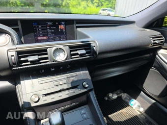 2016 Lexus RC 200t – miniatura 7