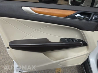 2016 Lincoln MKC Reserve – miniatura 9