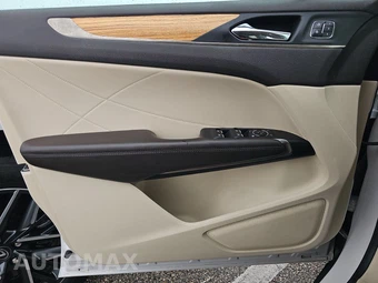 2016 Lincoln MKC Select - miniatura 9