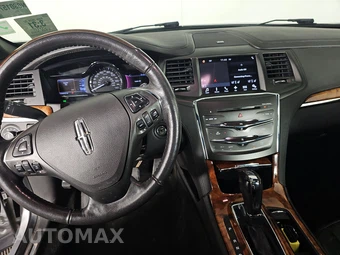 2016 Lincoln MKS - miniatura 11