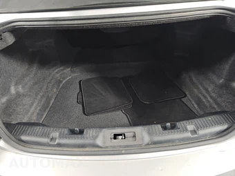 2016 Lincoln MKS - miniatura 16