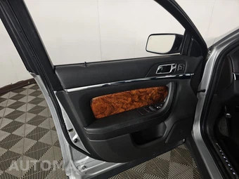 2016 Lincoln MKS - miniatura 9
