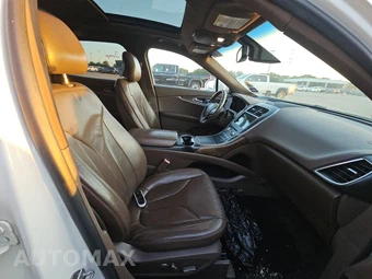 2016 Lincoln MKX Reserve – miniatura 8