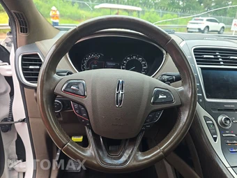 2016 Lincoln MKX Reserve - miniatura 10