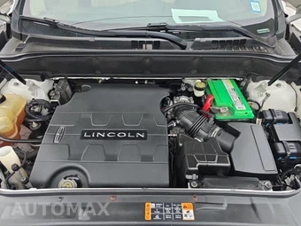 2016 Lincoln MKX Reserve – miniatura 18