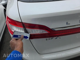 2016 Lincoln MKX Reserve – miniatura 25