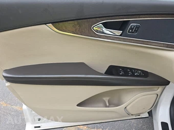 2016 Lincoln MKX Reserve – miniatura 9