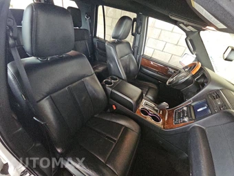 2016 Lincoln Navigator Select – miniatura 8