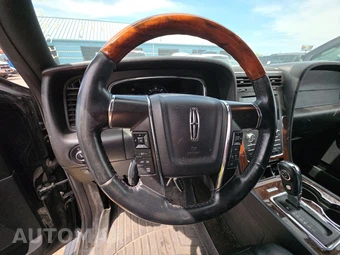 2016 Lincoln Navigator Select – miniatura 10