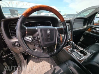 2016 Lincoln Navigator Select – miniatura 11