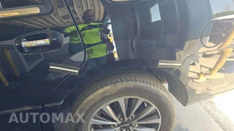 2016 Lincoln Navigator Select – miniatura 34