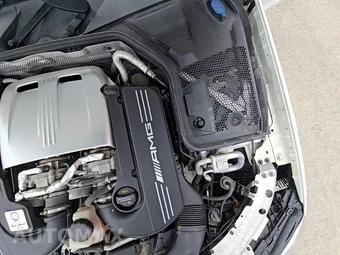 2016 Mercedes-Benz AMG C 63 S – miniatura 27