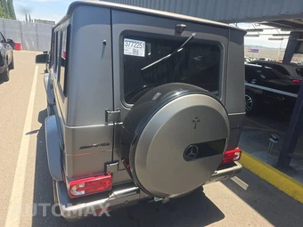 2016 Mercedes-Benz AMG G 63 4MATIC – miniatura 5