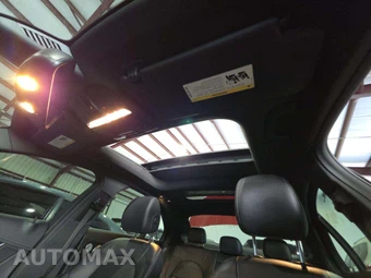 2016 Mercedes-Benz C 300 w/Sport Pkg – miniatura 11