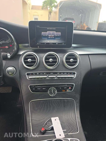 2016 Mercedes-Benz C 300 - miniatura 10