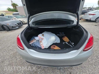 2016 Mercedes-Benz C 300 - miniatura 14